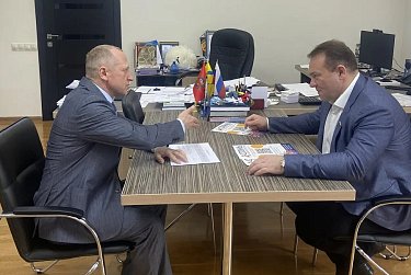 Велопробег, соревнования по силовому троеборью и футбольный турнир